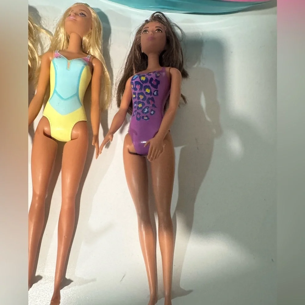 BARBIE DOLL Speedboat Playset with Pink Boat and 3 Barbie's